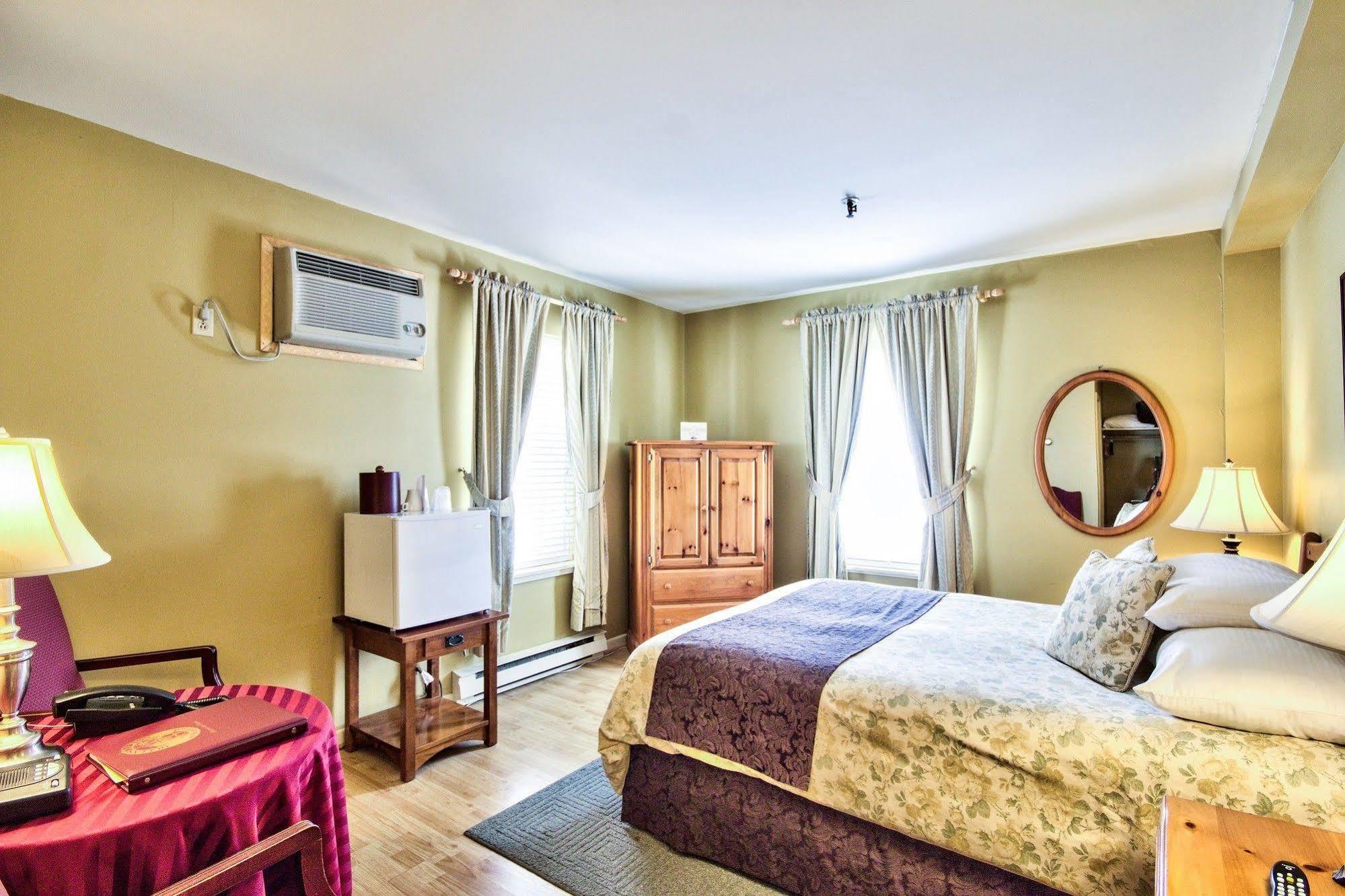 Queen'S Inn Stratford Esterno foto